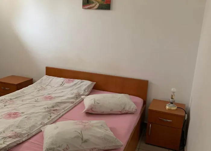 Quiet Garden Ground Floor *