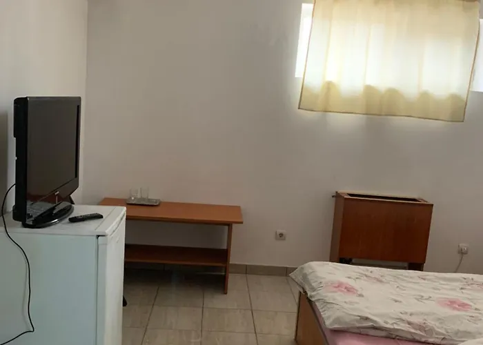 Quiet Garden Ground Floor