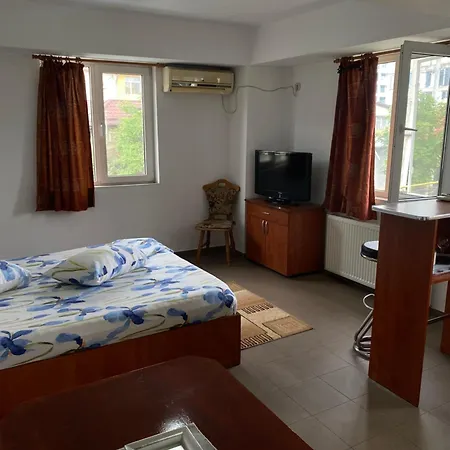 Quiet Garden Ground Floor Βουκουρέστι