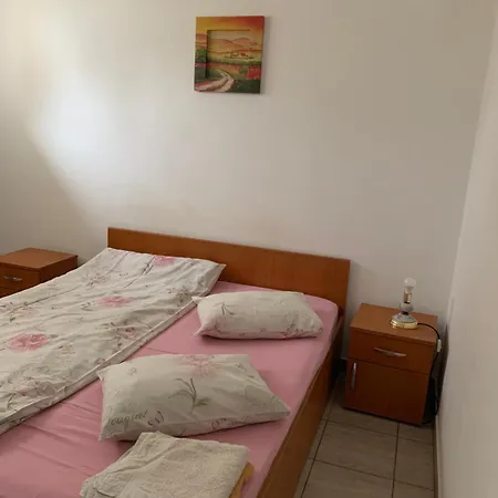 Quiet Garden Ground Floor *