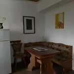 Quiet Garden Ground Floor * Bukarest