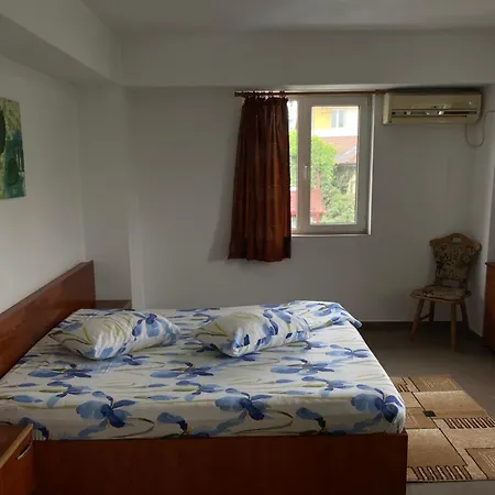 Apartament Quiet Garden Ground Floor